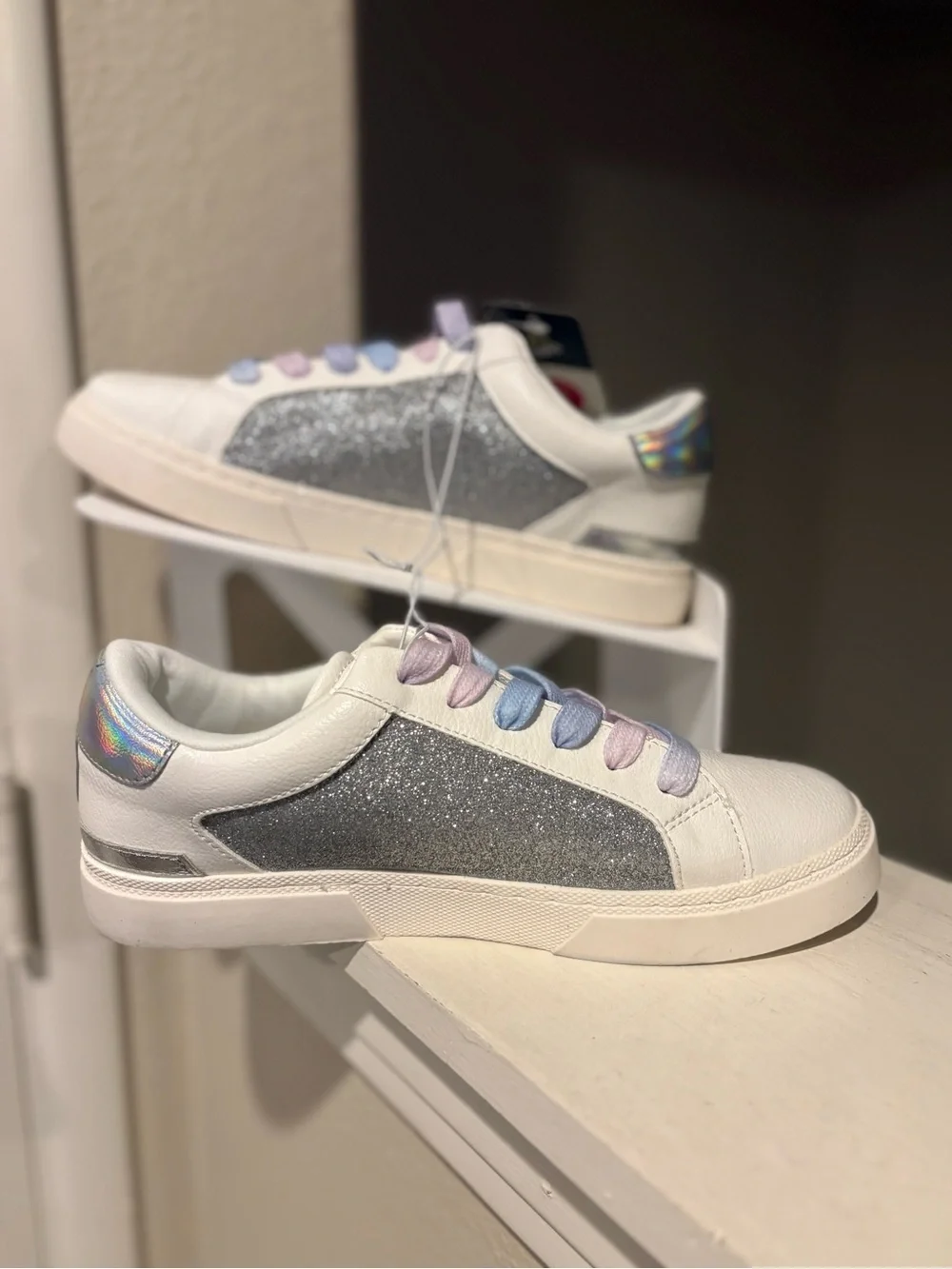 NEW Art Class Kids' Kaitlyn Court White/Silver Sneakers Big Girls Sz 5: Lace Up